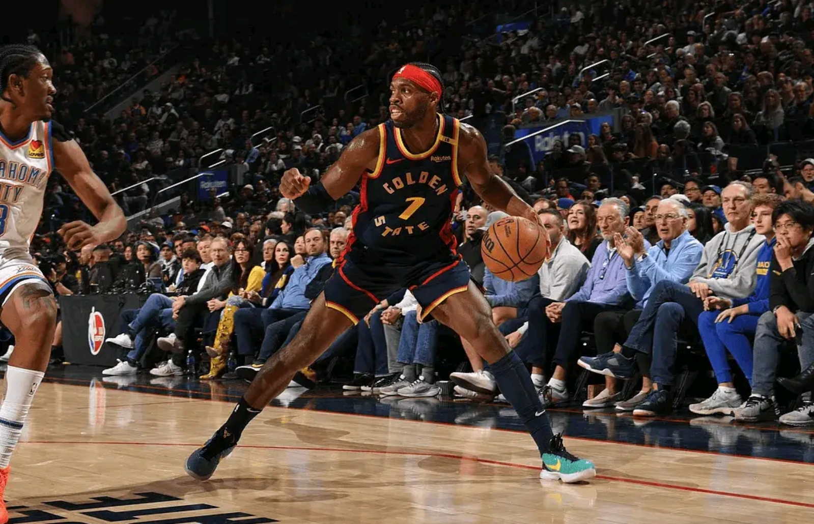 aoa体育体育平台-NBA球员在比赛中完美命中关键一击