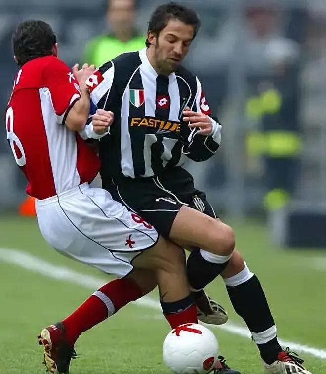 尤文图斯客场遭遇惨败,意甲夺冠前景黯淡 尤文图斯客场遭遇惨败,意甲夺冠前景黯淡