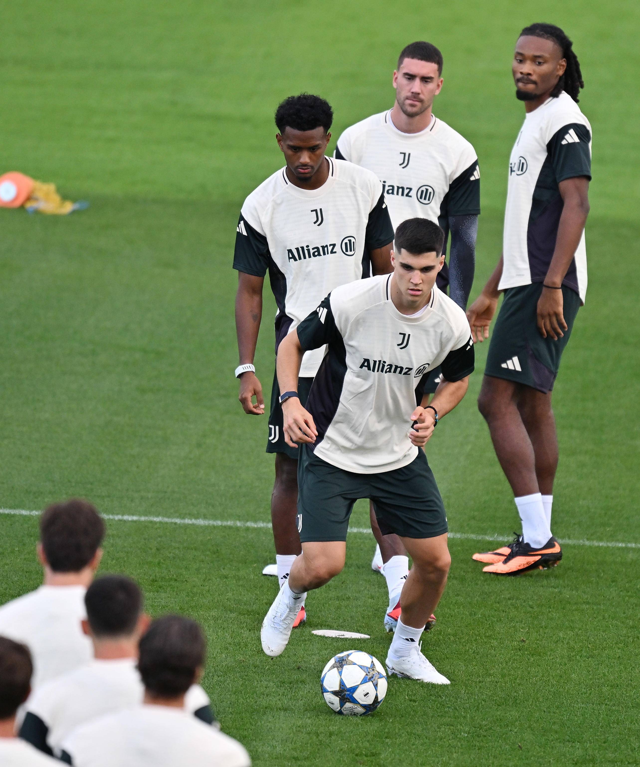 尤文图斯备战亚冠,霸气夺冠 尤文图斯备战亚冠,霸气夺冠