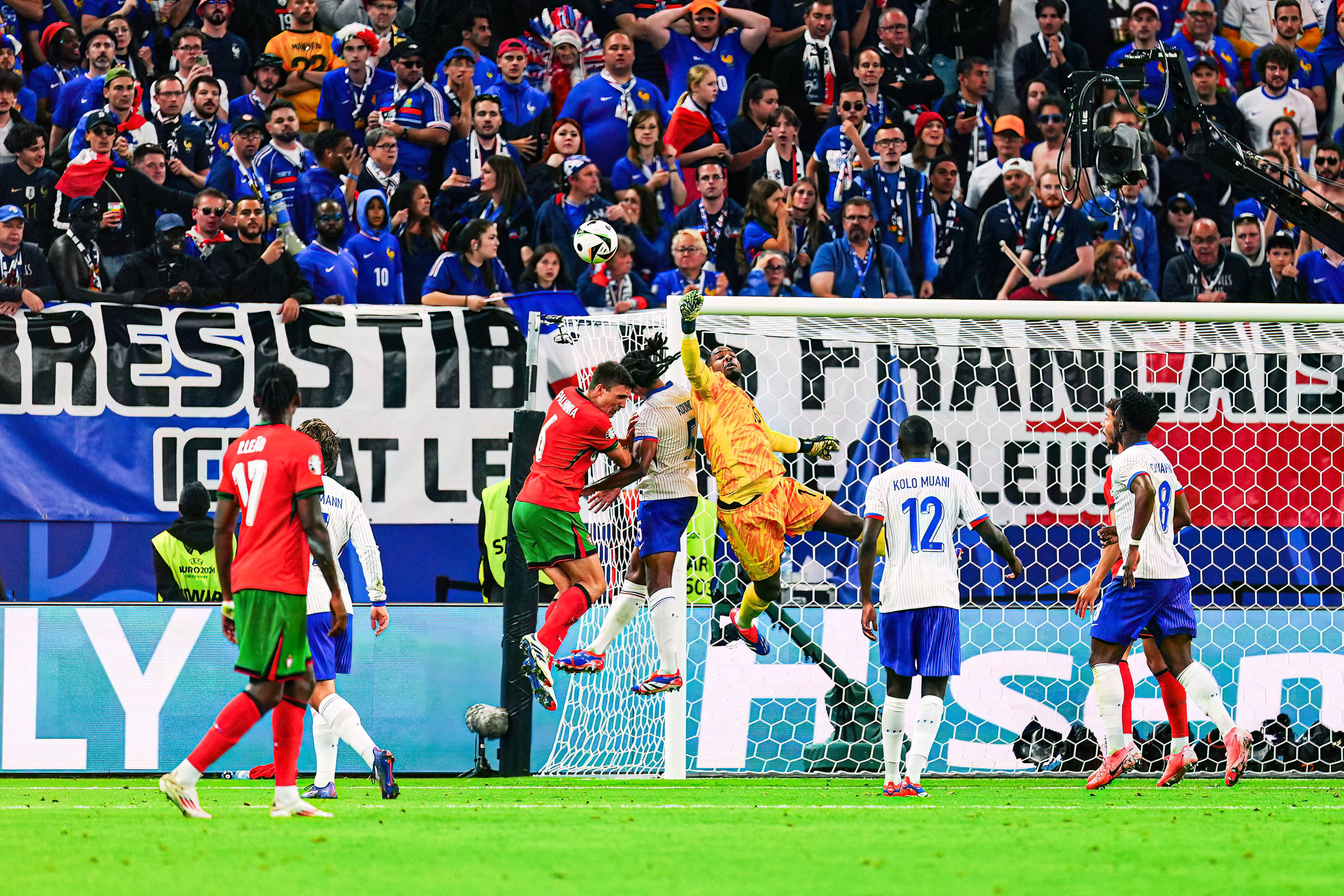 包含英格兰不敌葡萄牙,遭遇一场惨痛的失败的词条 包含英格兰不敌葡萄牙,遭遇一场惨痛的失败的词条