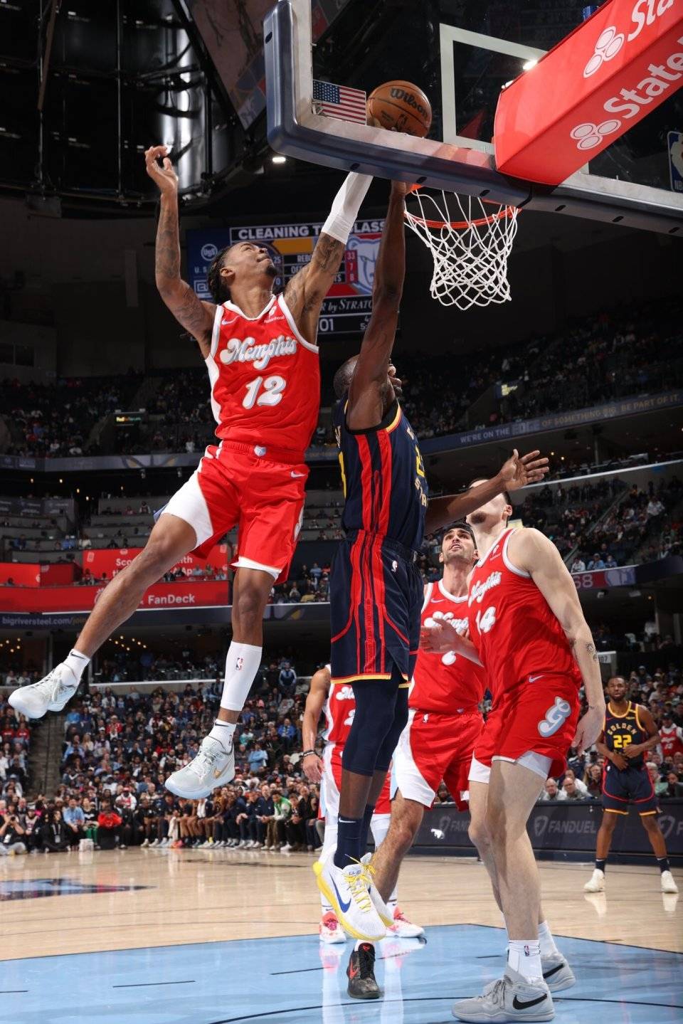 灰熊主帅战术精明,率队夺冠 灰熊主帅战术精明,率队夺冠