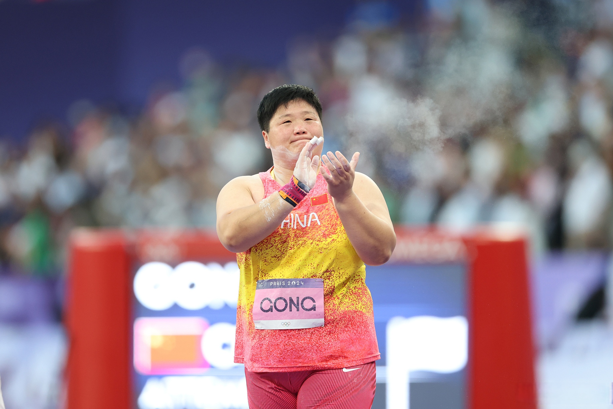 aoa体育体育直播-印尼女子举重选手勇夺冠军