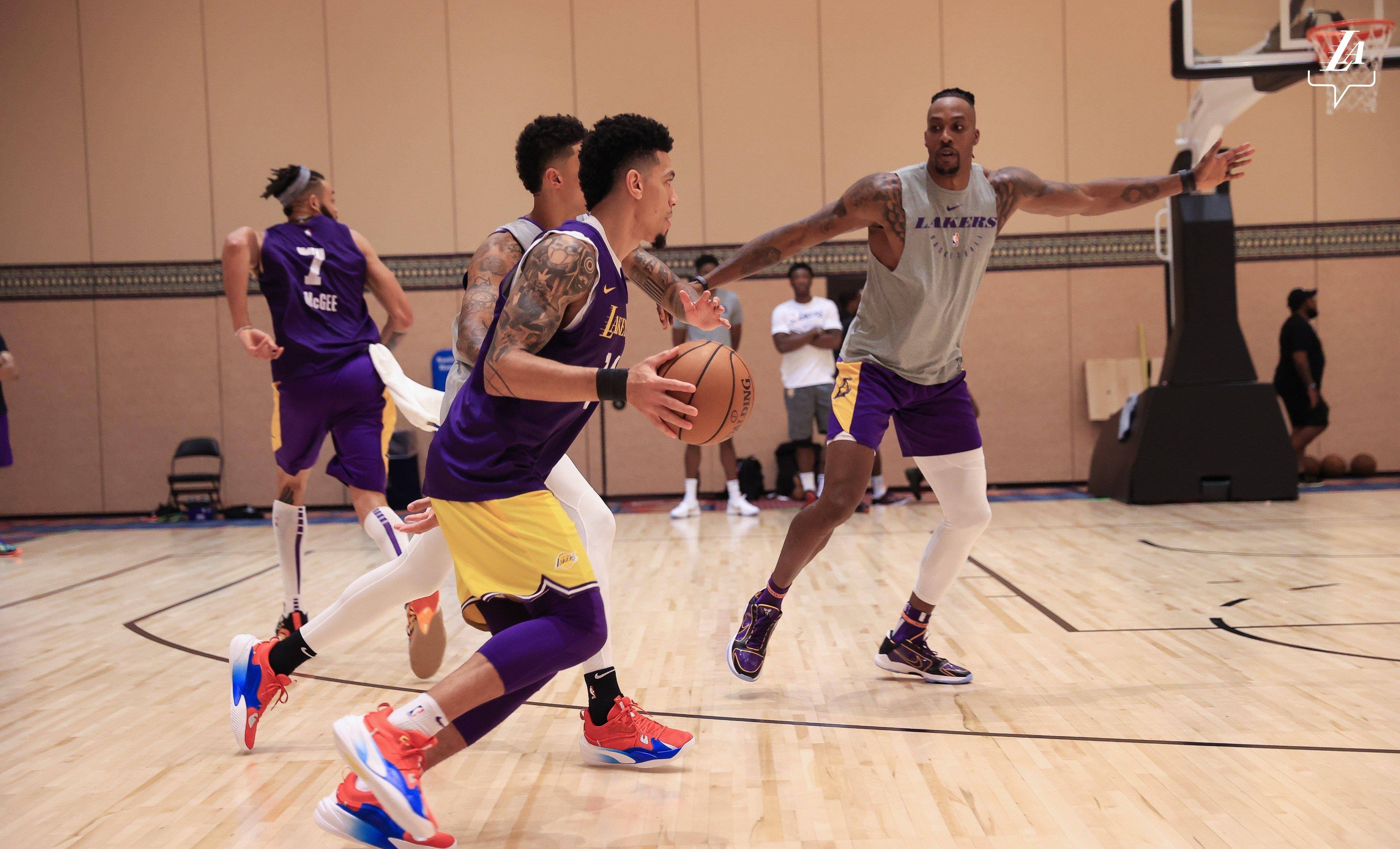 aoa体育体育平台-激烈对抗中彰显出色技艺